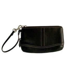 COACH Soho Black Leather Zip wristlet with hangtag Vintage